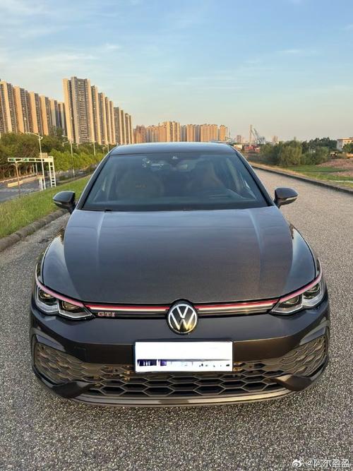 顶翼 方向盘 干碳镜壳内饰件#大众高尔夫#汽车改装超话